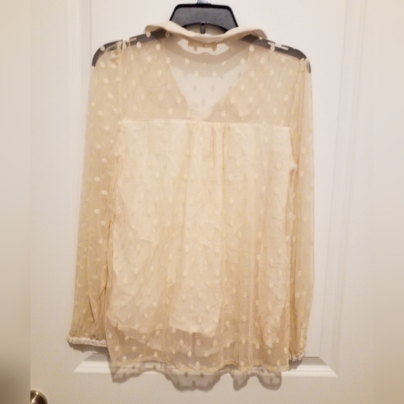 Comme Toi Button Down Blouse - Picture 3 of 5